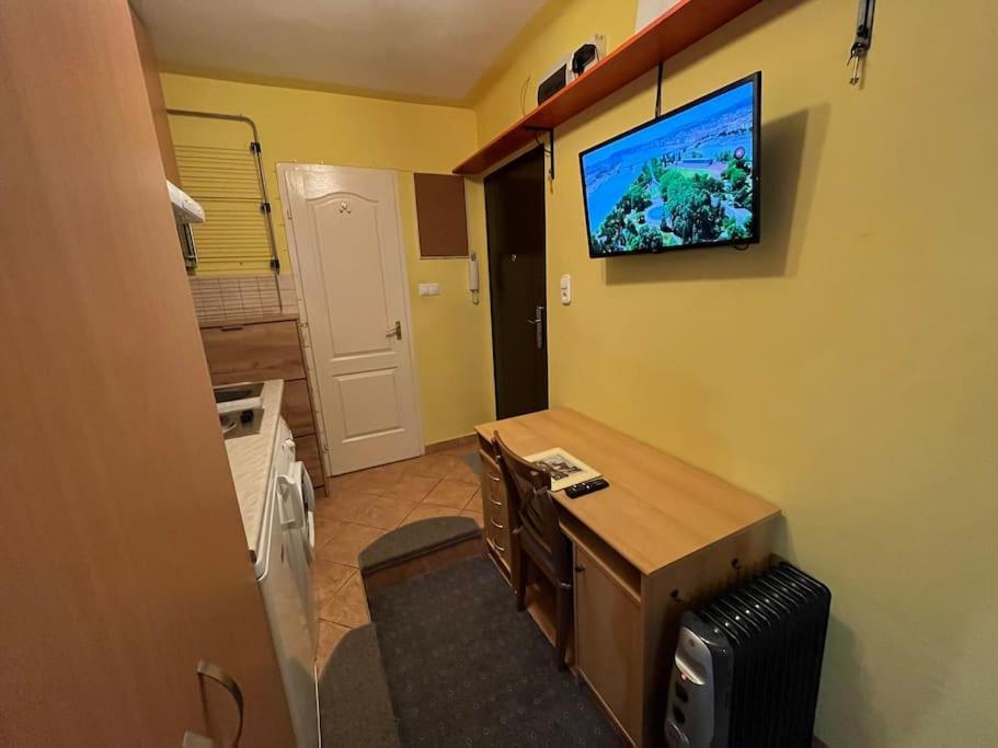 Tiny Private Apartment In Central Buda. บูดาเปสต์ ภายนอก รูปภาพ