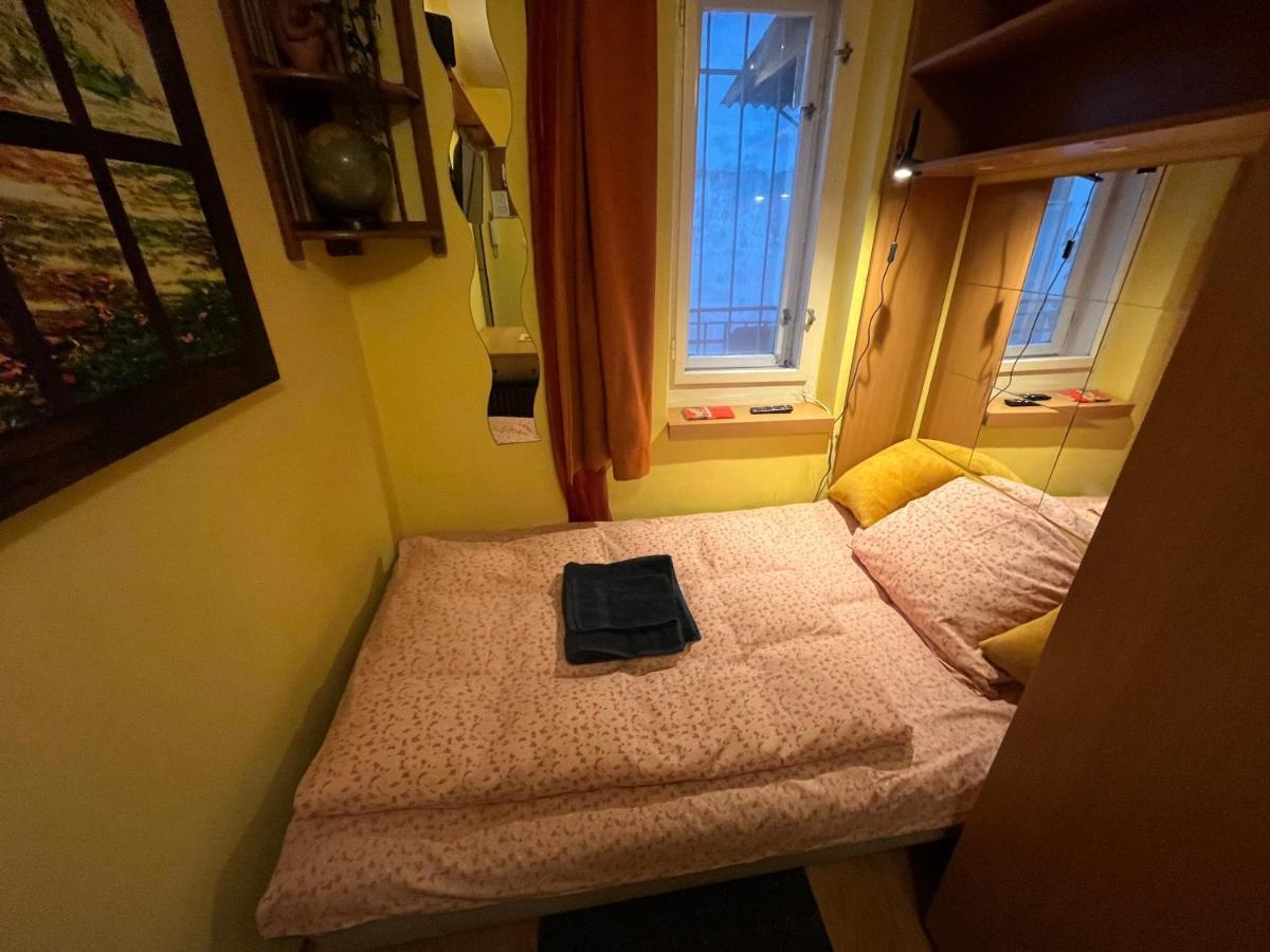 Tiny Private Apartment In Central Buda. บูดาเปสต์ ภายนอก รูปภาพ